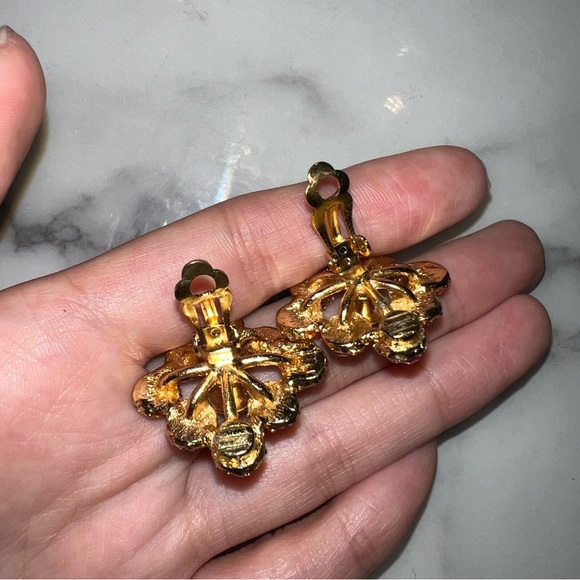 Louis Vuitton clip on earrings - Picture 5 of 7